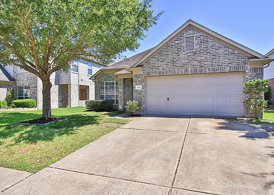 1st image of 19519 Hillside Springs Cir