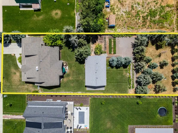 315 S Bear Lake Blvd, Garden City, UT 84028