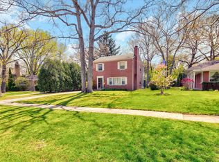 745 Greenview Pl, Lake Forest, IL 60045