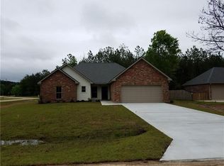 42227 S Falcon Dr, Ponchatoula, LA 70454