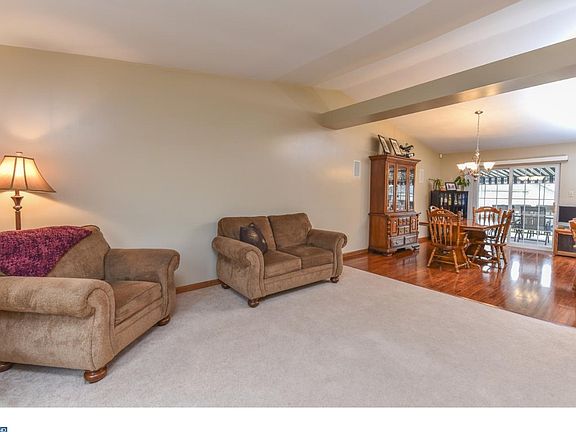 3rd image of 1132 Bernard Dr