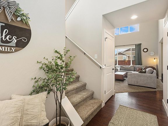 2nd image of 2286 Golden Way