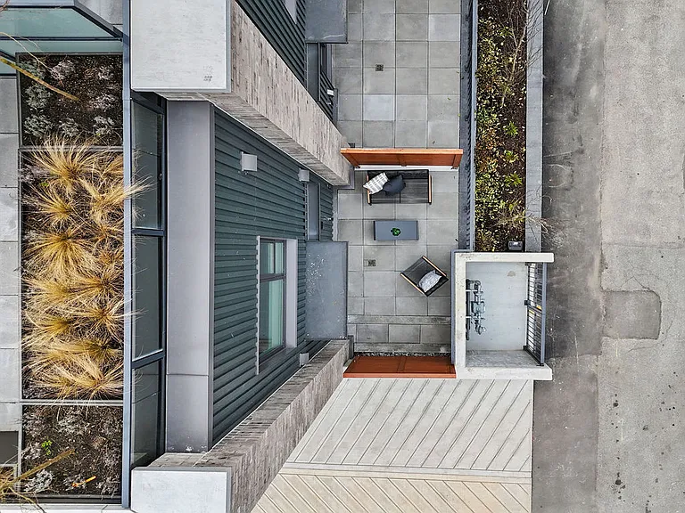 755 W 49th Ave — Photo 24