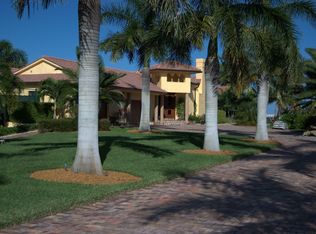 82 S Sewalls Point Rd, Sewalls Pt, FL 34996