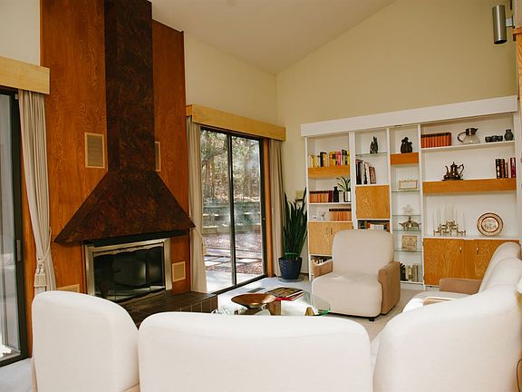 5th image of 6223 W Canterbury St