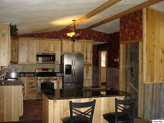 4th image of 1357 Apple Valley Dr