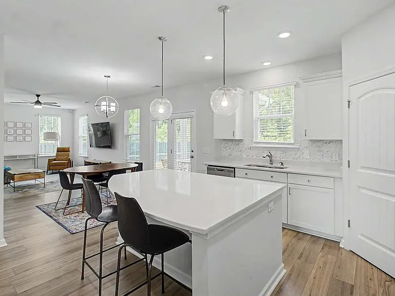 160 Spring Hill Dr — Photo 9