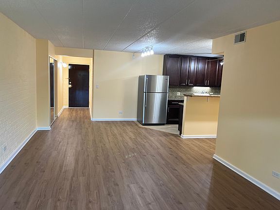 5th image of 3857 N Parkway Dr #2
