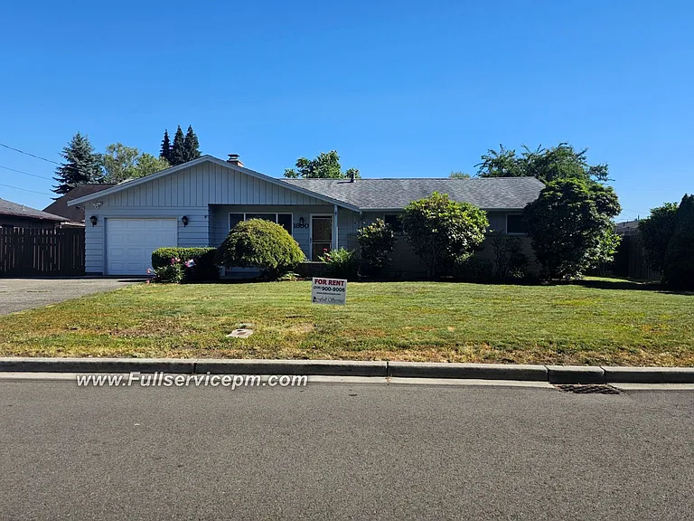 1800 4th St NE — Photo 1