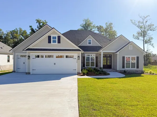 4966 Hatfield Cir, Hahira, GA 31632