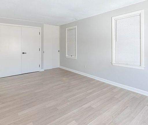 5th image of 18 W Park St APT 4