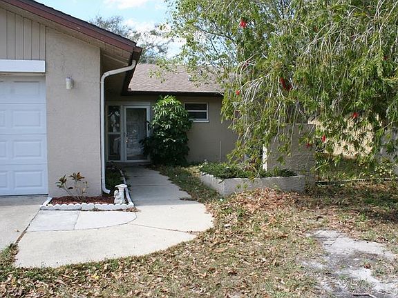 3rd image of 3245 Carriage Dr