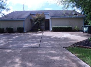 5388 Dawn Dr, Beaumont, TX 77706