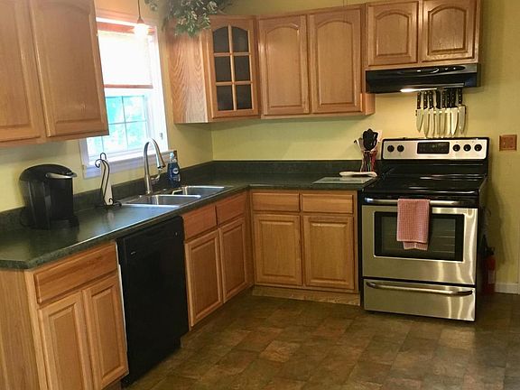 4th image of 7707 Cecelia Dr