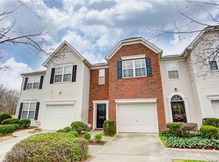2162 Winthrop Chase Dr, Charlotte, NC 28212