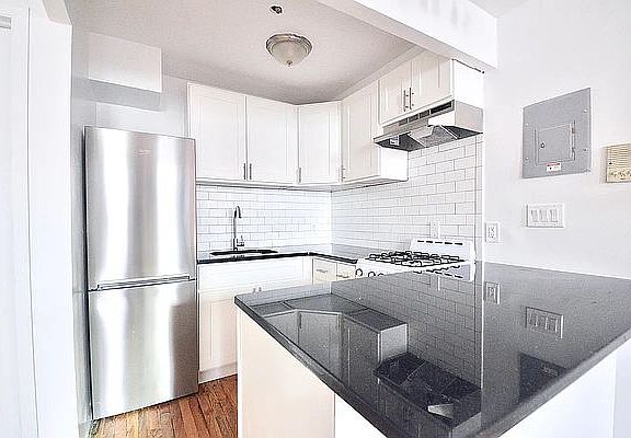 4th image of 306 W 30th St #4F