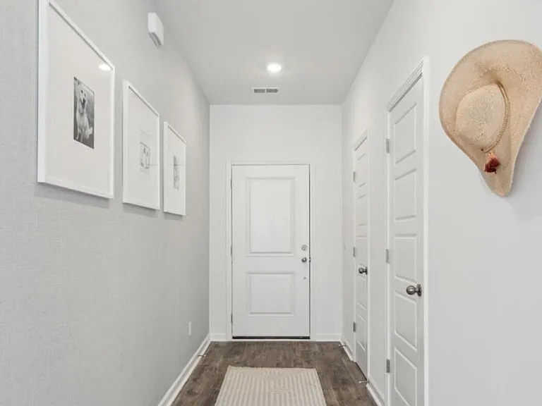 754 Ridgley Dr — Photo 14