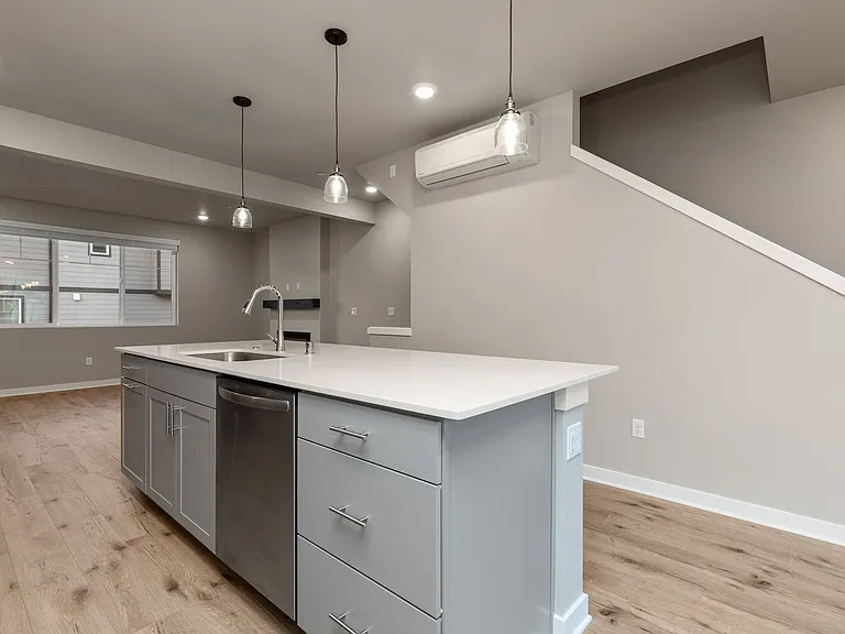 15423 Admiralty Way #B7 — Photo 10