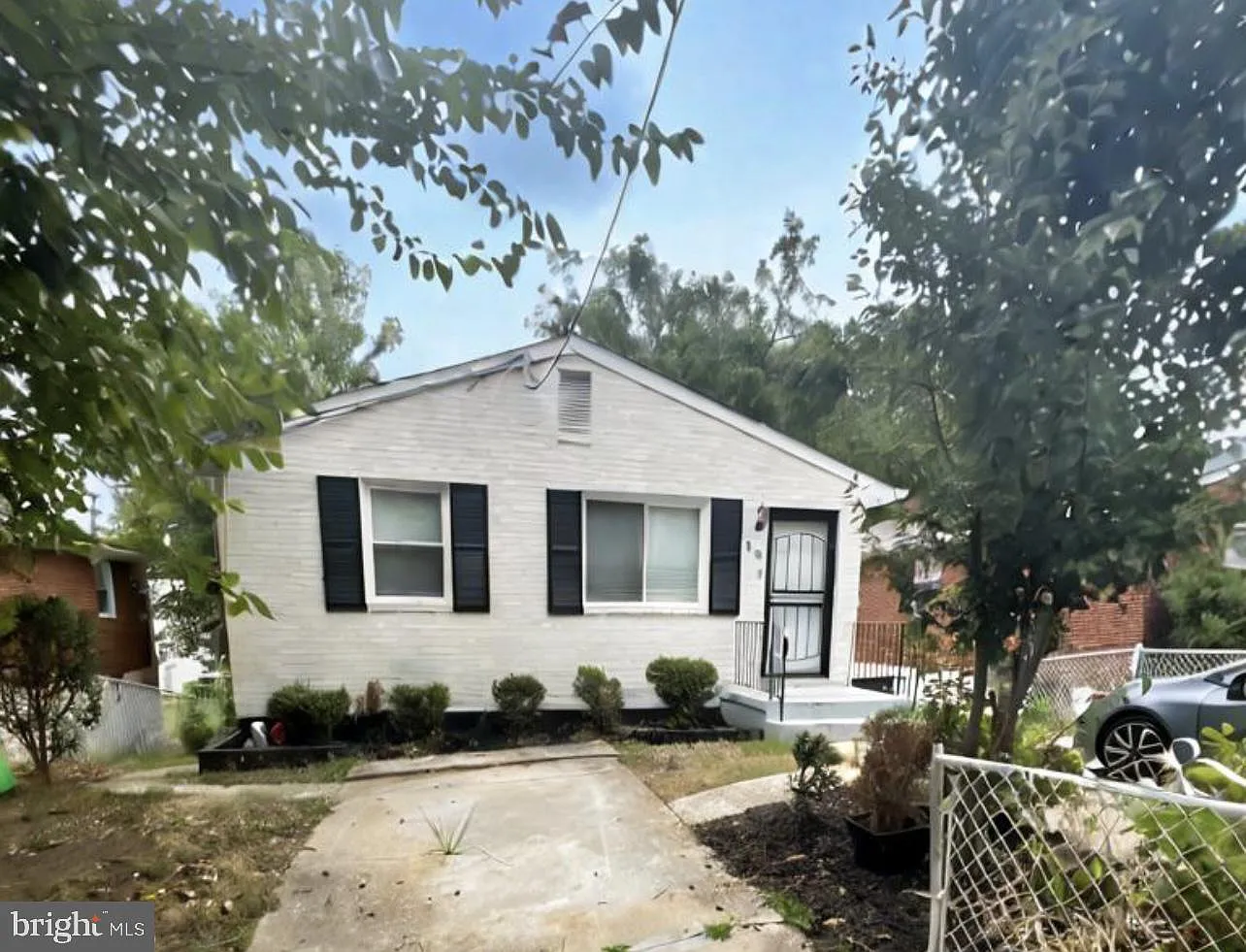 4904 Fable St photo 1