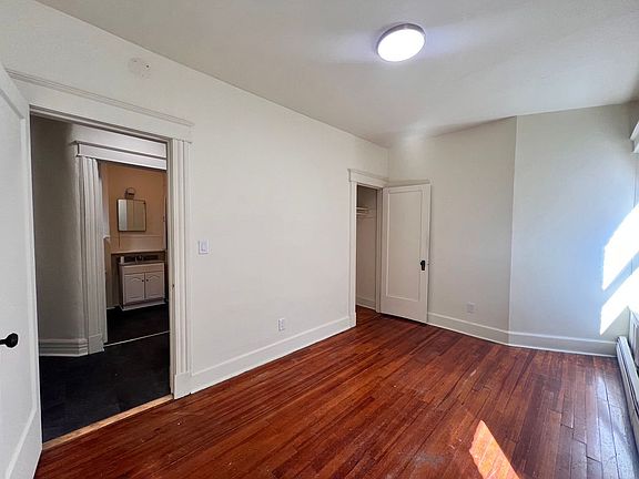 5th image of 369 Hudson Ave APT 3B