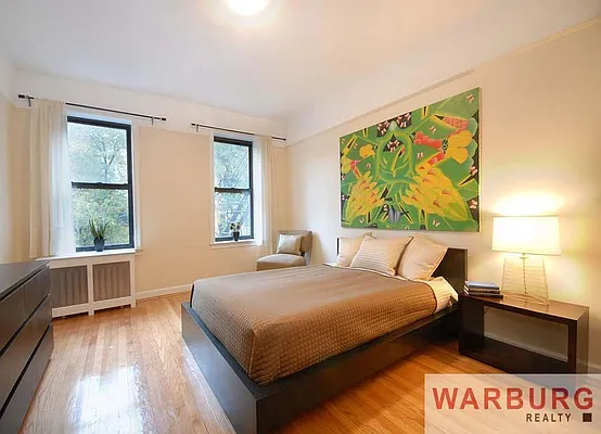 Sold by Warburg | media 6