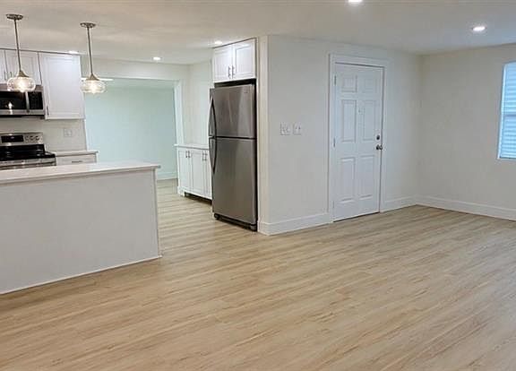 4th image of 4533 W FERN STREET