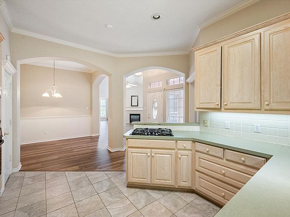 4th image of 2313 Ragland Rd