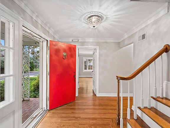 5th image of 3825 N Linden Ln