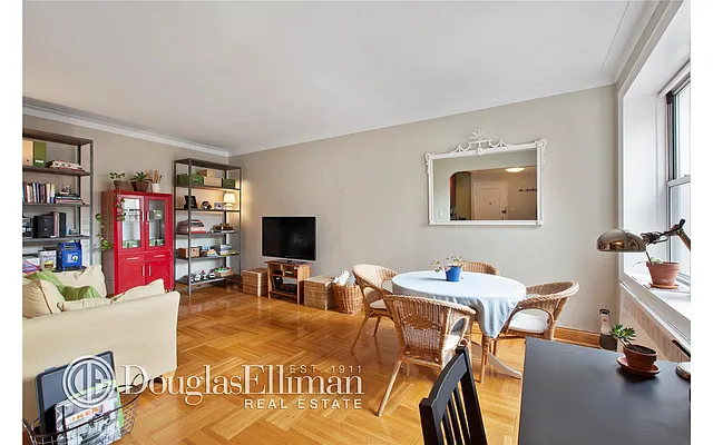 Sold by Douglas Elliman | media 22