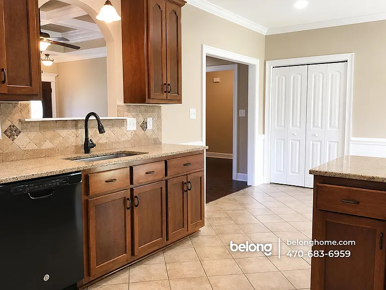 312 Loneoak Trl — Photo 5