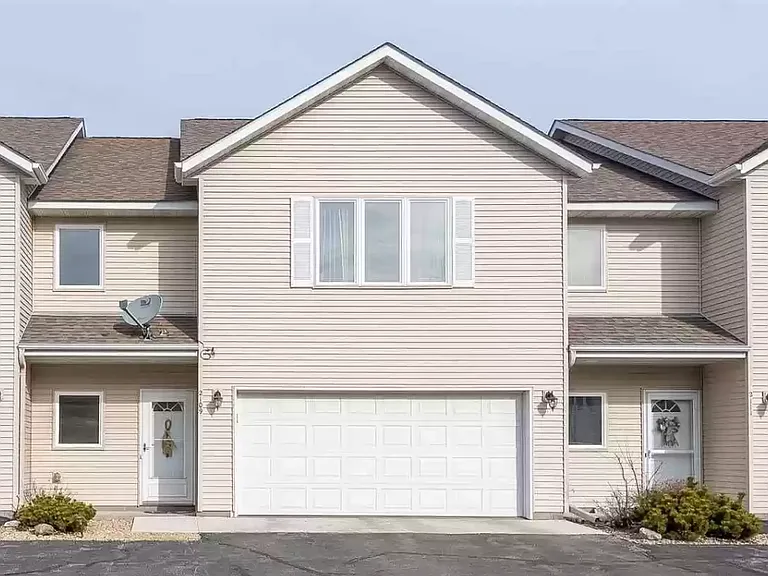 2109 Linden Trl — Photo 14