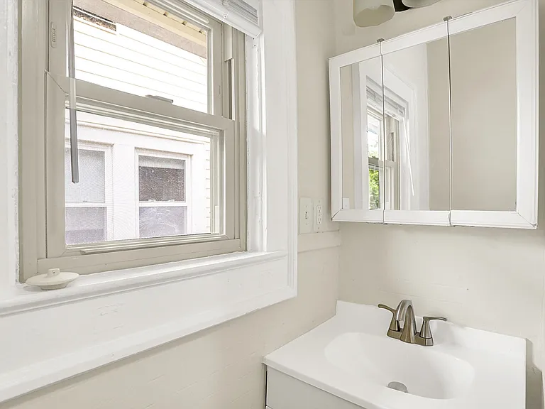 626 N Riley Ave — Photo 25