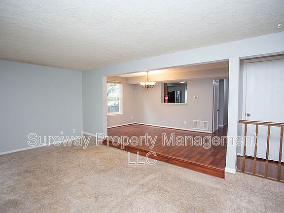 5th image of 38 Dorchester Cir