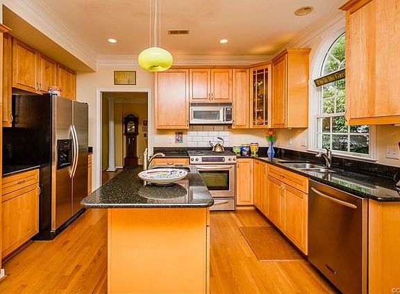 4th image of 9127 Minglewood Ln