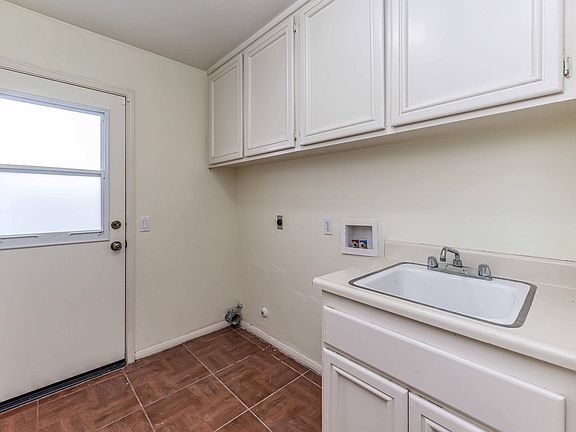 3rd image of 162984 Cordovan Ct
