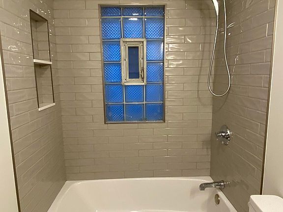 4th image of 408 N Griffith Blvd