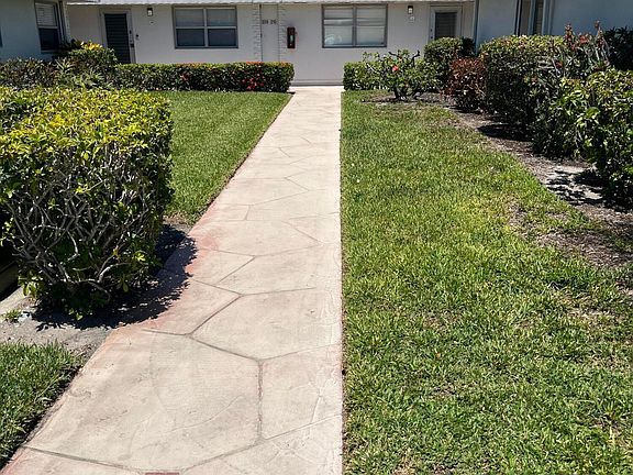 4th image of 210 Valencia I