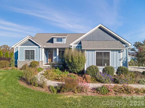 173 Pisgah Ridge Trl, Mills River, NC 28759