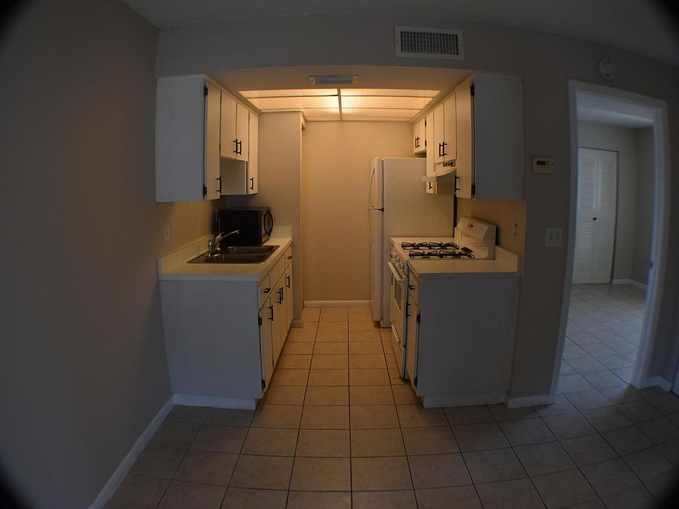 1st image of 1103 Cypress Gardens Blvd SE
