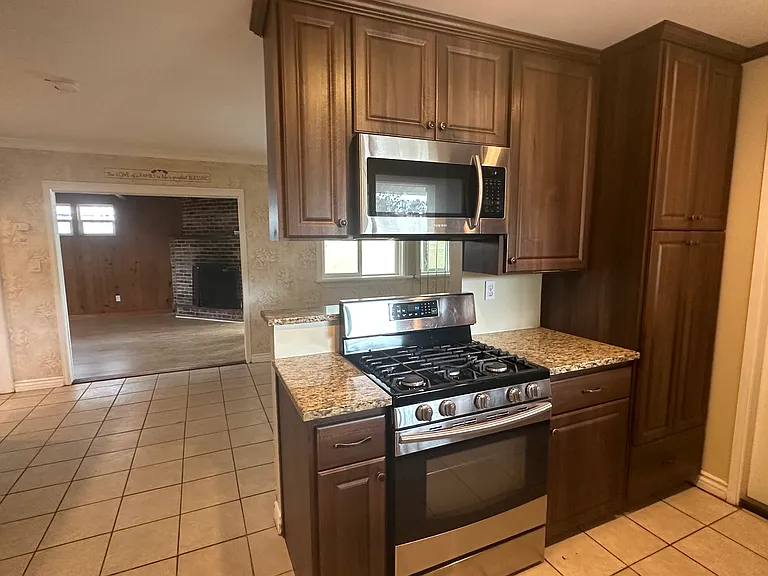 1454 El Prado Ave — Photo 4