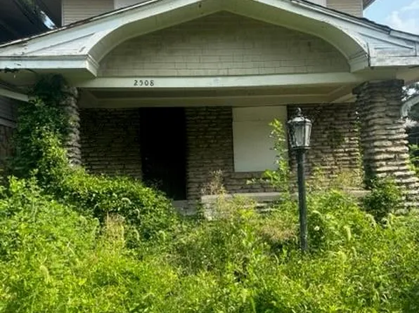 2508 E 42nd St, Kansas City, MO 64130
