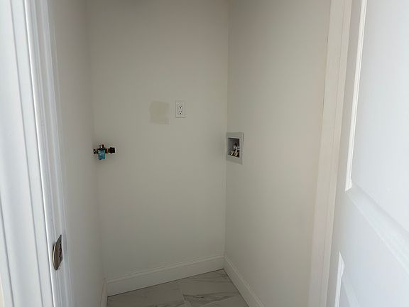 5th image of 288 Eltingville Blvd #2F
