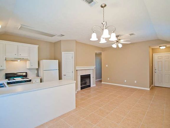 5th image of 2914 Bexar Grass Dr