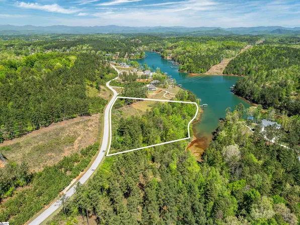 124 Coveside Ln #120, Six Mile, SC 29682