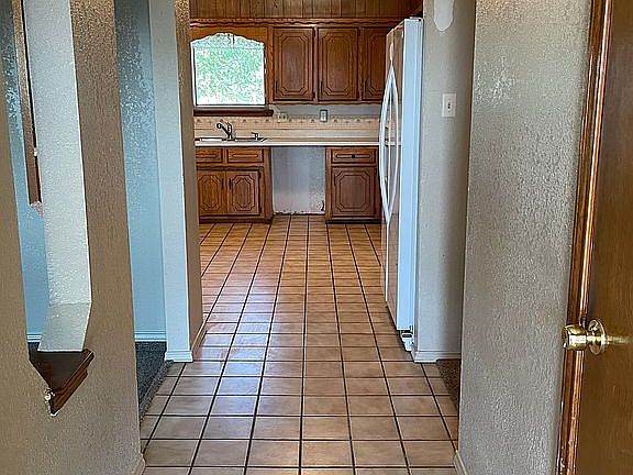 3rd image of 1320 W Florida St