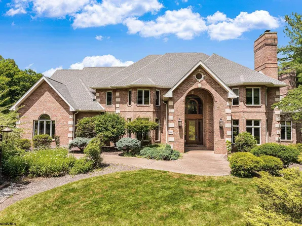 3958 Eastlake Dr, Morgantown, WV 26508