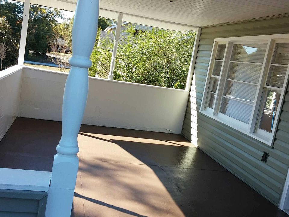 1st image of 129 Griswold Cir