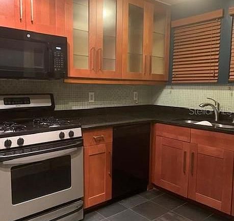 2nd image of 501 Sheridan Blvd