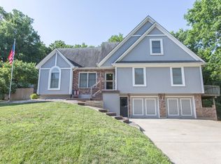 3610 SW Kimstin Cir, Blue Springs, MO 64015