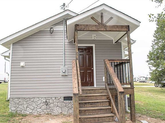 5th image of 7044 Mary Ave